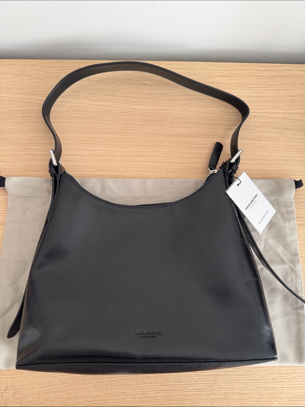 Vagabond Bari Bag in black